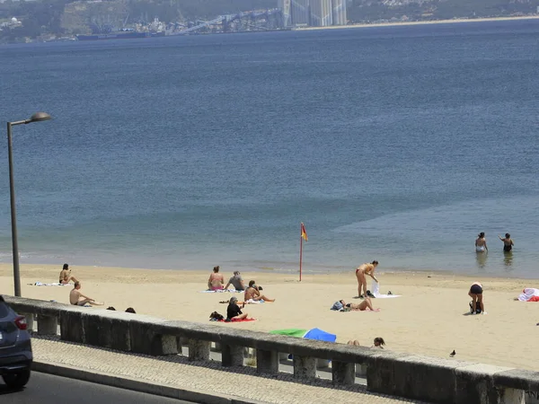 Int Turystyka Plażach Portugalii Czerwca 2021 Lizbona Portugalia Ruch Plaży — Zdjęcie stockowe