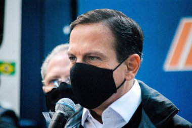 800,000 Coronavac aşısının Sao Paulo Valisi tarafından teslim edilmesi. 11 Haziran 2021, Sao Paulo, Brezilya: Sao Paulo Valisi, Joao Doria, Jean Gorinchteyn, Sao Paulo Sağlık Bakanı, Dimas Covas, Butantan Enstitüsü Müdürü,