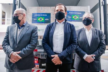 Sao Paulo Valisi, Sao Paulo 'da 1 milyon doz Coronavac verilmesine katılıyor. 16 Haziran 2021, Sao Paulo, Brezilya Sao Paulo Valisi Joao Doria, 1 milyondan fazla Butantan aşısının teslimatına katılıyor.