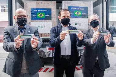 Sao Paulo Valisi, Sao Paulo 'da 1 milyon doz Coronavac verilmesine katılıyor. 16 Haziran 2021, Sao Paulo, Brezilya Sao Paulo Valisi Joao Doria, 1 milyondan fazla Butantan aşısının teslimatına katılıyor.
