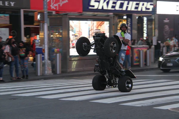 Times Square Affollata Mezzo Covid Giugno 2021 New York Usa — Foto Stock