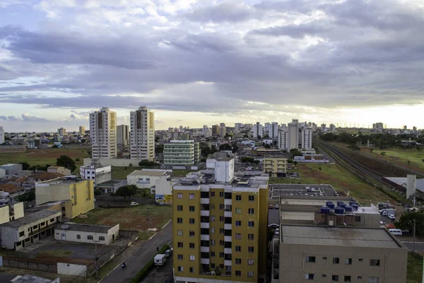 巴西利亚的天气2021年6月15日 巴西巴西利亚 15日 在联邦区巴西利亚看到日落 — 图库照片