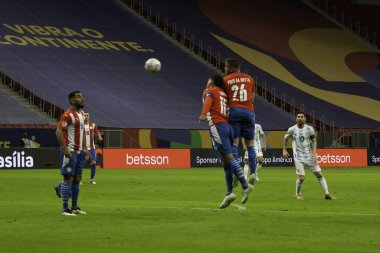 (Copa America: Arjantin ve Paraguay. 21 Haziran 2021, Brasilia, Federal Bölge, Brezilya: Pazartesi günü Brezilya 'nın Brasilia kentindeki Mane Garrincha stadyumunda oynanan Copa America' nın 3. turu için geçerli olan Arjantin ile Paraguay arasındaki futbol maçı 
