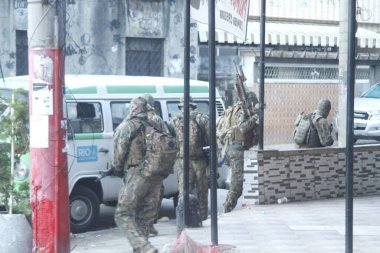 İyi için Koalisyon Operasyonu. 18 Haziran 2021, Rio de Janeiro, Brezilya: Rio de Janeiro sivil polisi, Para ve Amazonlar, Manaus 'taki saldırıları emreden Comando Vermelho' nun uyuşturucu baronlarından birini tutuklamak için bir operasyon düzenledi.