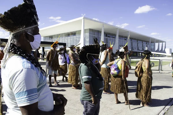 Índios Pataxos Protestam Frente Palácio Planalto Brasília Junho 2021 Brasília — Fotografia de Stock
