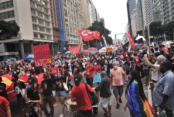 リオデジャネイロでのジェール ボルソナーロ大統領の政府に対する抗議 2021年6月19日ブラジル リオデジャネイロ リオデジャネイロ中心街での抗議 土曜日 Jair Bolsonaro大統領に対する抗議 加速などの原因に対する支持 — ストック写真