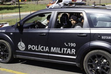 Brasilia 'da arazi sınırlamasını zorlaştıran projeye karşı yapılan yerel protesto. 23 Haziran 2021, Brasilia, Federal Bölge, Brezilya: Farklı etnik kökenlere sahip yerli halk, Ek IV. 