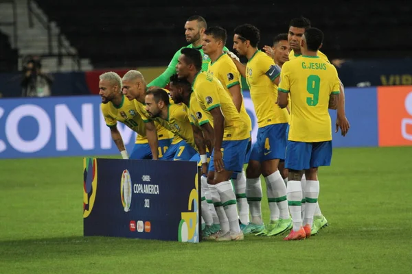 Spo コパアメリカ ブラジルとコロンビア 2021年6月23日ブラジル リオデジャネイロ ブラジルとコロンビアのサッカー試合中にコパ アメリカの公式マスコットであるPibeが アメリカのグループBの3回目のラウンドで有効です — ストック写真