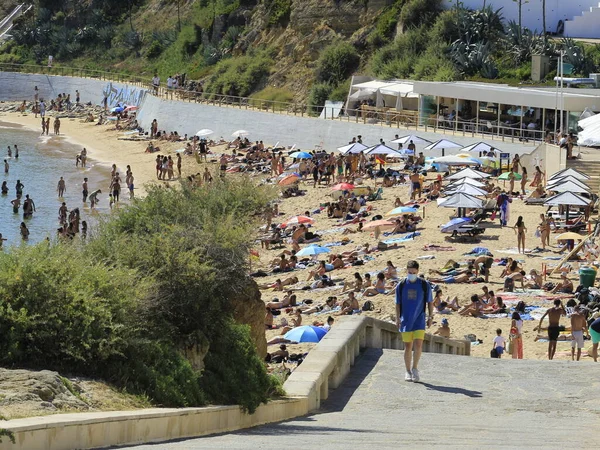 Купальщики Пляже Сао Педру Эсторил Португалии Июня 2021 Года Кашкайш — стоковое фото