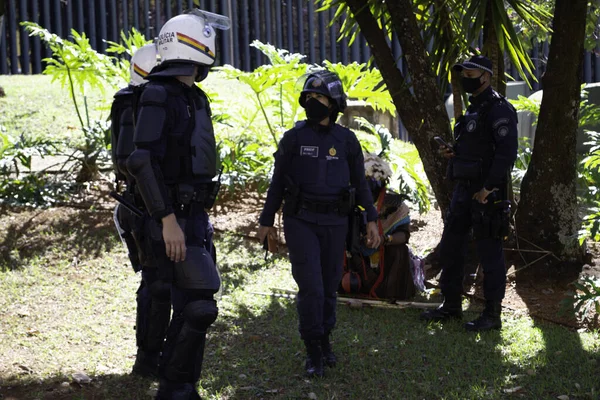 Indianen Protesteren Brazilië Tegen Een Voorstel Dat Afbakening Van Het — Stockfoto