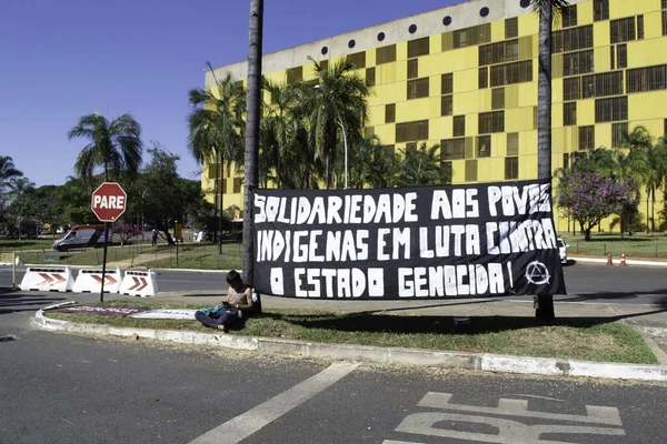 Índios Protestam Brasília Contra Uma Proposta Que Dificulta Demarcação Terras — Fotografia de Stock