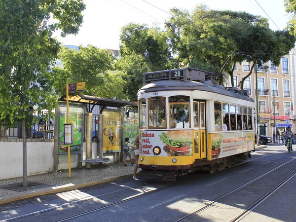 Lisboa Portugal Público Disfruta Vista Ciudad Lisboa Desde Senhora Monte —  Fotos de Stock