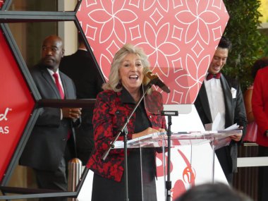 The Who 's Who of the Global _' Glitterati _ Sersemletici Resorts Dünya Açılışı 'nda toplanın. * 25 Haziran 2021, Las Vegas, Nevada, ABD: Hilton Ailesi Oteli ve Medya İmparatorluğu 'nun Birden Fazla Nesli