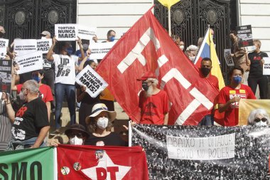 68. Nesil Protesto Hareketi. 26 Haziran 2021. Rio de Janeiro (RJ), Brezilya: Yüz bin Mart 'ın 53 yılının anısına 26 Cumartesi günü Cinelandia, Rio de Janeiro' da bir gösteri düzenleniyor.