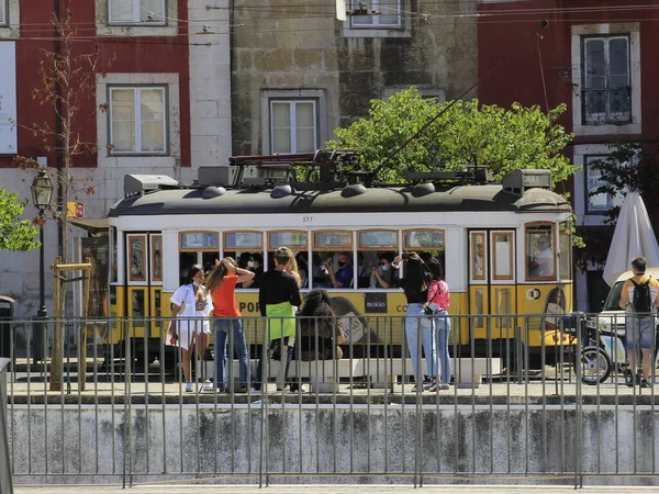 Turismo Portugal Junio 2021 Lisboa Portugal Los Turistas Disfrutan Vista — Foto de Stock