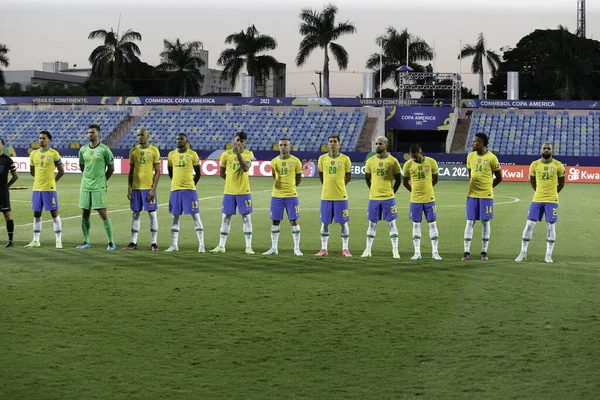 美洲杯 巴西和厄瓜多尔 2021年6月27日 巴西戈亚尼亚 巴西和厄瓜多尔之间的足球比赛 周日晚在戈亚尼亚佩德罗 卢多维科 泰夏拉奥林匹克体育场举行的美洲杯B组第五轮比赛有效 — 图库照片