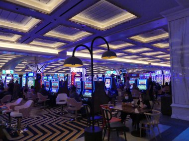 The Who 's Who of the Global _' Glitterati _ Sersemletici Resorts Dünya Açılışı 'nda toplanın. * 25 Haziran 2021, Las Vegas, Nevada, ABD: Hilton Ailesi Oteli ve Medya İmparatorluğu 'nun Birden Fazla Nesli