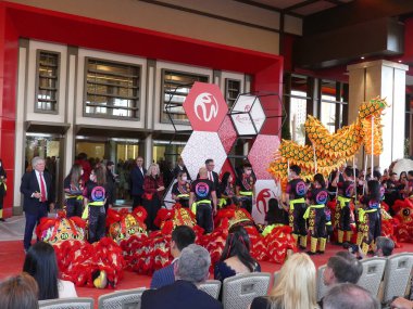 The Who 's Who of the Global _' Glitterati _ Sersemletici Resorts Dünya Açılışı 'nda toplanın. * 25 Haziran 2021, Las Vegas, Nevada, ABD: Hilton Ailesi Oteli ve Medya İmparatorluğu 'nun Birden Fazla Nesli