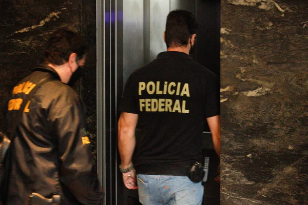 2021 브라질 리우데자네이루 경찰은 기관의 사기적 고용을 자원의 전환을 조사하기 — 스톡 사진