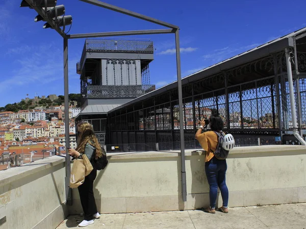 Τουριστική Κίνηση Στην Santa Justa Ανελκυστήρας Και Περιβάλλον Στη Λισαβόνα — Φωτογραφία Αρχείου