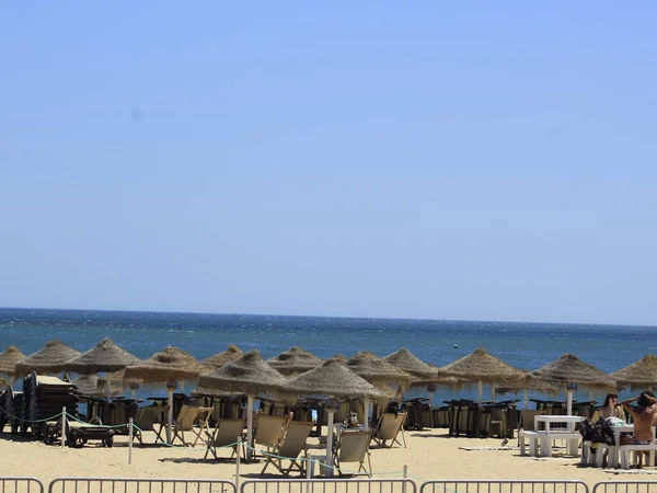 Los Bañistas Disfrutan Día Soleado Playa Santo Amaro Oeiras Junio — Foto de Stock