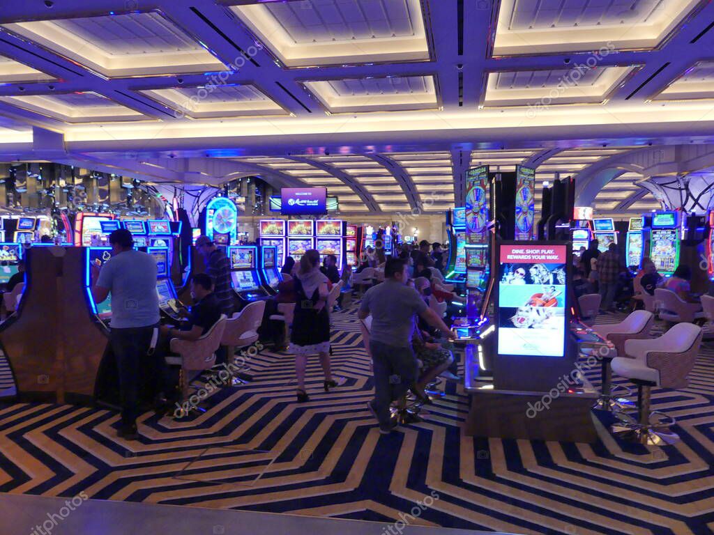 The Who 's Who of the Global _' Glitterati _ Gather at the Stunning