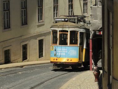 Tourist movement on cable car 28, in Lisbon. July 4, 2021, Lisbon, Portugal: Movement of tourists on cable car 28, the most charming in Lisbon, which runs through the various tourist attractions of the city, on Sunday, June (4)