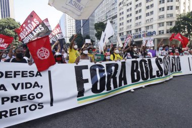 Protest against Bolsonaro in Rio de Janeiro. July 3, 2021, Rio de Janeiro, Brazil: Thousands of demonstrators took to the streets of Rio de Janeiro , in front of the statue of Zumbi dos Pamares, on Avenida Presidente Vargas