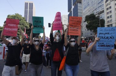 Protest against Bolsonaro in Rio de Janeiro. July 3, 2021, Rio de Janeiro, Brazil: Thousands of demonstrators took to the streets of Rio de Janeiro , in front of the statue of Zumbi dos Pamares, on Avenida Presidente Vargas