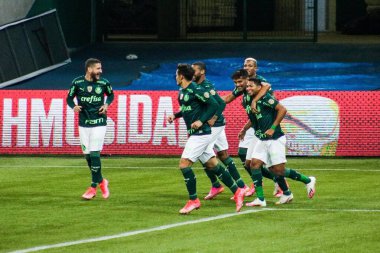 Brezilya Futbol Şampiyonası: Palmeiras ve Gremio. 7 Temmuz 2021, Sao Paulo, Brezilya: Brezilya Futbol Şampiyonası 'nın 10. turu için geçerli olan Gremio maçında Palmeiras' tan Raphael Veiga 'nın attığı gol kutlaması,