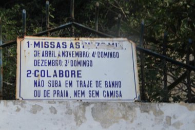 Rio De Janeiro 'daki ilk Katolik kiliselerinden biri. 6 Temmuz 2021, Niteroi, Rio de Janeiro, Brezilya: Rio de Janeiro 'da Boa Viagem Adası adlı ilk Katolik kiliselerinden biri Boa Viagem Plajı' ndaki bir tepede Niteroi 'de bulunmaktadır.