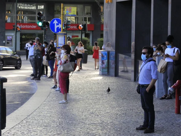 Movimiento Peatonal Alrededor Las Estaciones Metro Lisboa Julio 2021 Lisboa — Foto de Stock
