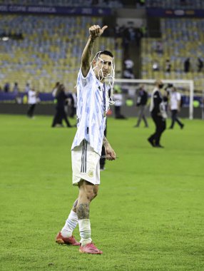 Copa America 'nın Arjantin şampiyonu. 10 Temmuz 2021, Rio de Janeiro, Brezilya: Arjantinli oyuncular, Maracana Stadyumu 'nda Cumartesi gecesi oynanan futbol karşılaşmasında Brezilya' yı 1-0 yenen Copa America şampiyonluğunu kutladılar (10).).