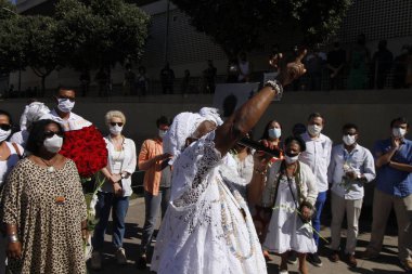  Rio de Janeiro 'daki Valongo Rıhtımı' nı temizliyorum. 10 Temmuz 2021, Rio de Janeiro, Brezilya: 10. Valongo Rıhtımı Yıkanması Kutlaması, Saude ilçesi, Rio de Janeiro, 10 Temmuz Cumartesi).