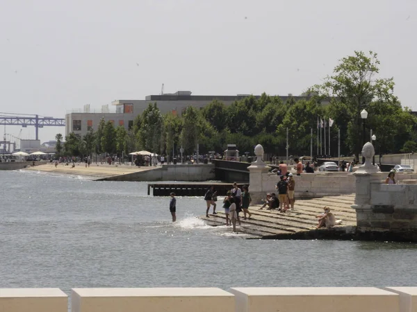 Juli 2021 Lissabon Portugal Liten Rörlighet För Människor Comercio Square — Stockfoto