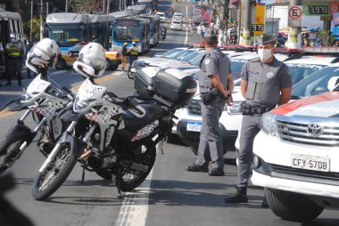 CPTM çalışanları Sao Paulo 'da grevde. 15 Temmuz 2021, Sao Paulo, Brezilya: 15 Perşembe sabahı, Grajau İstasyonu civarında, Sao Paulo şehrinin güneyinde polis hareketliliği). 
