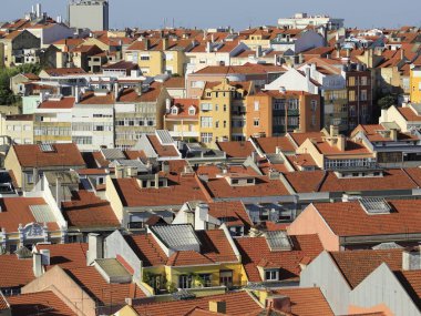 (Lizbon 'daki Penha de Franca Bakış Açısı' ndan görüntü. 17 Temmuz 2021, Lizbon, Portekiz: Penha de Franca Bakış açısı, 17 Temmuz Cumartesi günü, koronavirüs salgınının ortasında. 