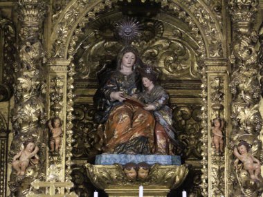 Lizbon 'daki Se Katedrali. 16 Temmuz 2021, Lizbon, Portekiz: Lizbon Se Katedrali ve çevresindeki hareketlilik, 16 Temmuz Perşembe günü, koronavirüs salgınının ortasında