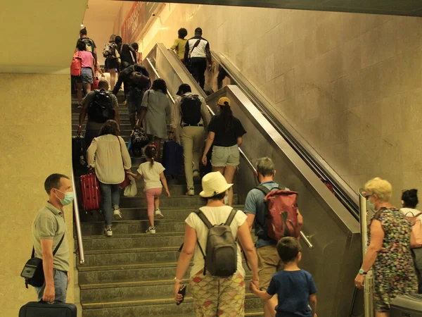 Verplaats Mensen Met Het Openbaar Vervoer Bezienswaardigheden Van Lissabon Juli — Stockfoto