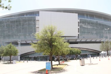 Dallas 'taki AT & T Stadyumu Altın Kupa ön cephesinde. 25 Temmuz 2021, Dallas, Teksas, ABD: Amerika ile Jamaika, Kanada ve Kosta Rika arasında oynanan çeyrek final maçlarının oynandığı AT & T stadyumunun ön cephesi.
