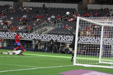 (SPO) Concacaf Gold Cup Quarters finali: Kosta Rika ve Kanada. 25 Temmuz 2021, Dallas, Teksas, ABD: Futbol maçı Beetwen Costa Rica ve Kanada çeyrek final için geçerli Concacaf Gold kupası, Dallas-Texas AT & T stadyumunda. 40.000 izleyici var.