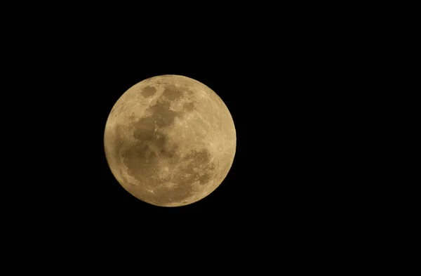 七月被称为 巴克月亮 的满月照亮了里约热内卢的天空 据美国航天局介绍 2021年7月23日 巴西里约热内卢 美国东部时间周五11时37分 满月将达到其照明高峰 — 图库照片
