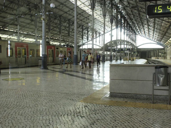 Σταθμοί Santa Apolonia Και Rossio Στη Λισαβόνα Ιουλίου 2021 Λισαβόνα — Φωτογραφία Αρχείου