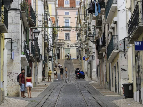 Οδός Μπίκα Λισαβόνα Ιουλίου 2021 Λισαβόνα Πορτογαλία Κίνηση Ανθρώπων Στην — Φωτογραφία Αρχείου