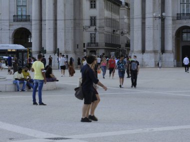1 Ağustos 2021, Lizbon, Portekiz: Avrupa yazının ortasında, Lizbon 'un en çok ziyaret edilen yerlerinden biri olan Comercio Meydanı' nda hareket. 