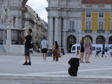 1 Ağustos 2021, Lizbon, Portekiz: Avrupa yazının ortasında, Lizbon 'un en çok ziyaret edilen yerlerinden biri olan Comercio Meydanı' nda hareket. 