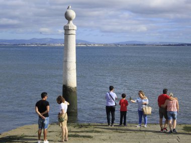1 Ağustos 2021, Lizbon, Portekiz: Avrupa yazının ortasında, Lizbon 'un en çok ziyaret edilen yerlerinden biri olan Comercio Meydanı' nda hareket. 