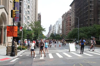 Summer Streets New York 'a geri döndü. 7 Ağustos 2021, New York, ABD: The Summer Streets, COVID-19 salgını nedeniyle askıya alındıktan sonra New York 'a geri döndü. 