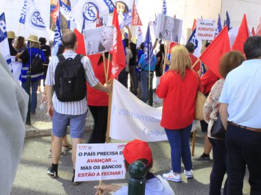 (CGD banka çalışanları Lizbon 'da grev yapıyor. 9 Ağustos 2021, Lizbon, Portekiz: Caixa Geral de Depositos (CGD) çalışanları CGD 'nin Lizbon' daki genel merkezi önünde grevdeler