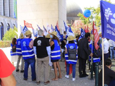 (CGD banka çalışanları Lizbon 'da grev yapıyor. 9 Ağustos 2021, Lizbon, Portekiz: Caixa Geral de Depositos (CGD) çalışanları CGD 'nin Lizbon' daki genel merkezi önünde grevdeler